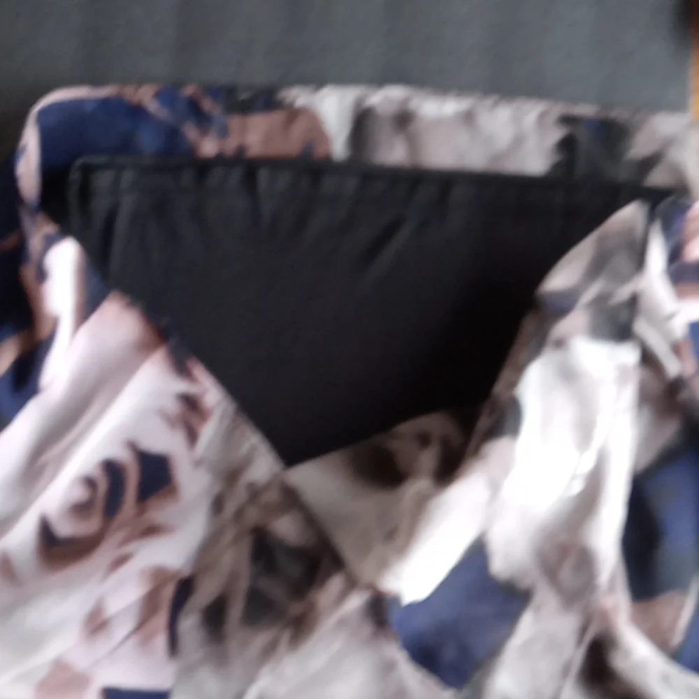 Dress - Picture 7 of 7